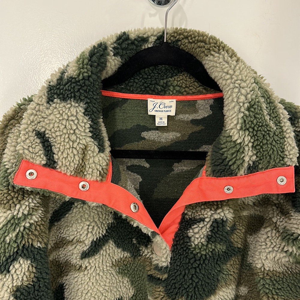 Camo pull over - Picture 2 of 5